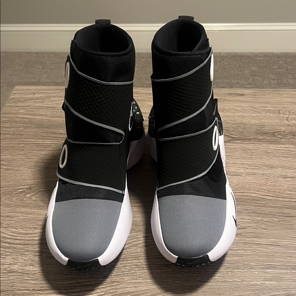 Hyperice/Nike Hyperboot - Picture 2 of 7